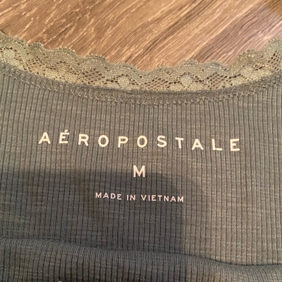 Cropped tank Aeropostale. Size M - Picture 3 of 3